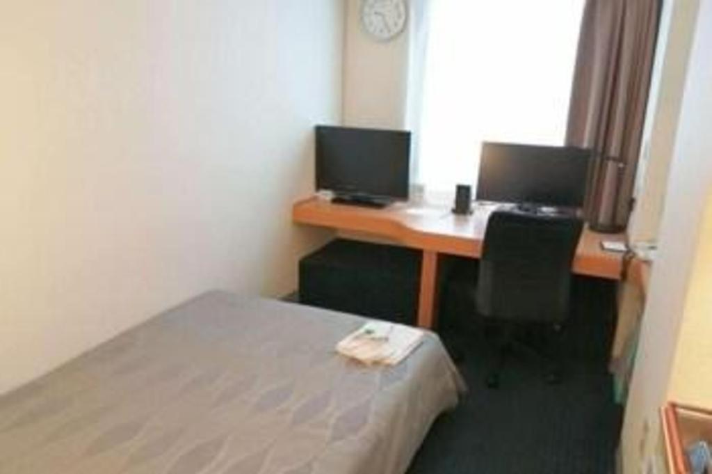 Roco Inn Matsuyama Naha Bagian luar foto