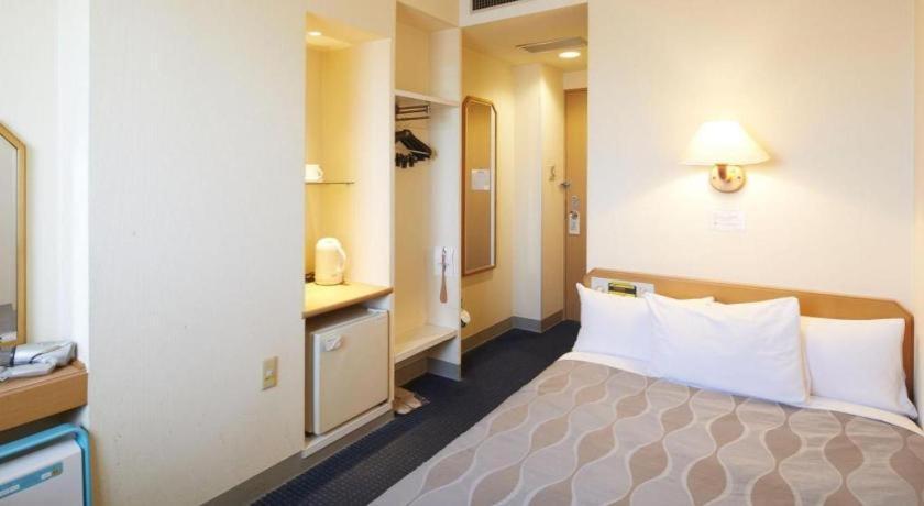 Roco Inn Matsuyama Naha Bagian luar foto